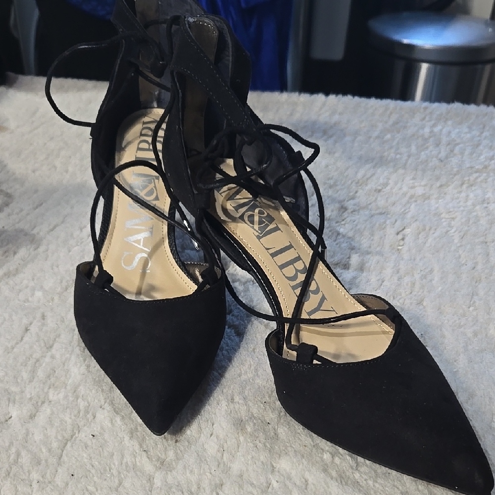 NWT Sam & Libby Black Lace-Up Heels